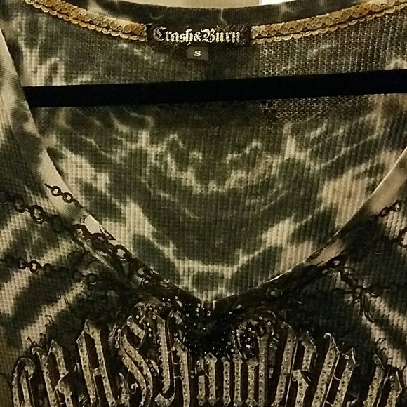 Size small crash and burn - Picture 2 of 4